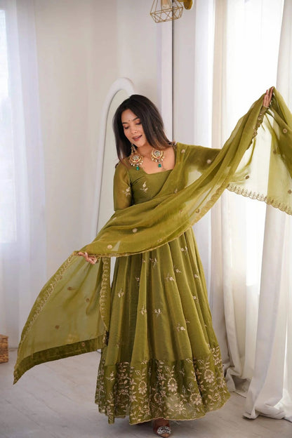 Elegant Crunchy Silk Thread Work Three Piece Suit Set