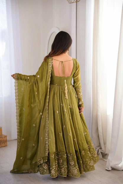 Elegant Crunchy Silk Thread Work Three Piece Suit Set