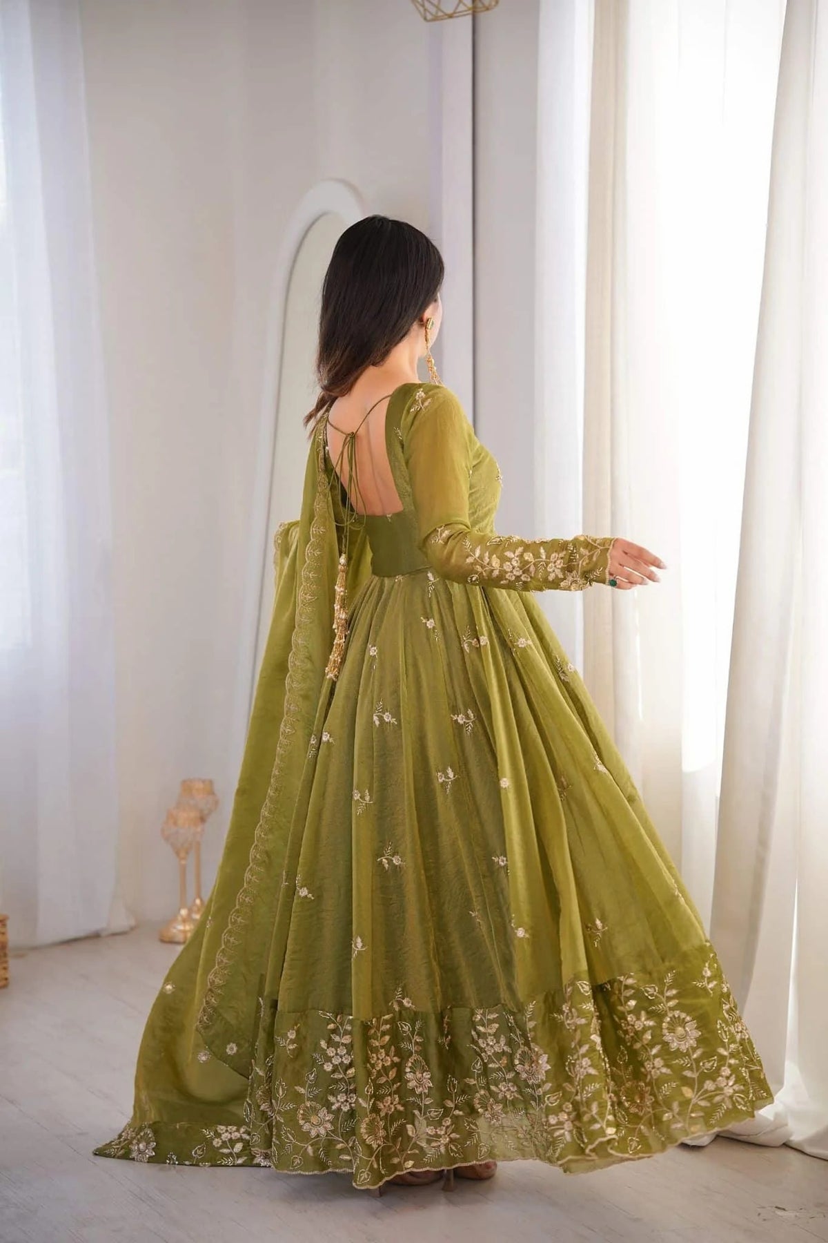 Elegant Crunchy Silk Thread Work Three Piece Suit Set